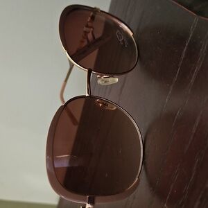 Oscar De La Renta Gold Mauve Trim Sunglasses New With Tags